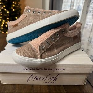 Blowfish Malibu Playdoe Pink Metallic Faux Sherpa Slip On Shoes Size 9.5/10